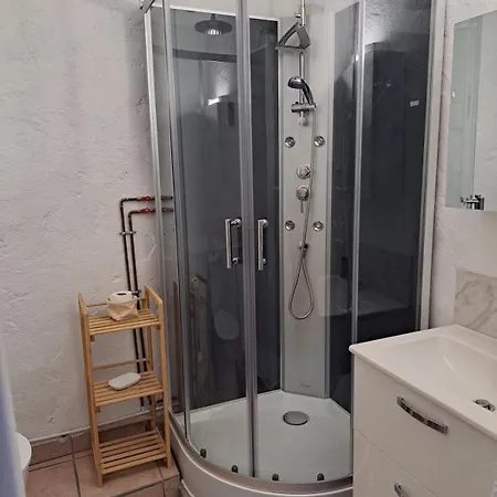 شقة Logis Du Bourg Puy-lʼÉvêque