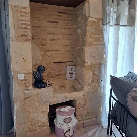 Logis Du Bourg شقة