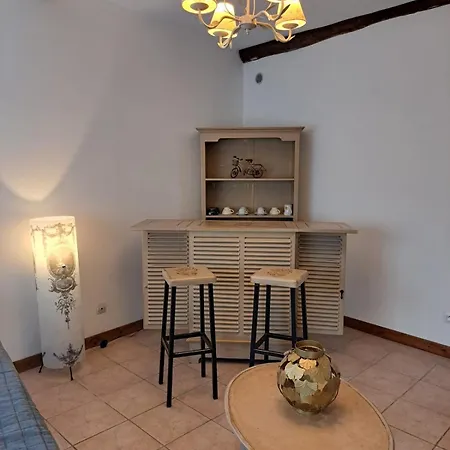 Logis Du Bourg Apartment Puy-l'Eveque